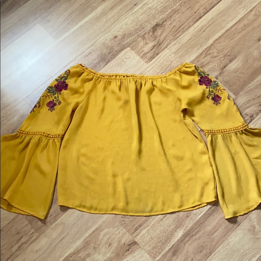 Yellow Off the Should Top